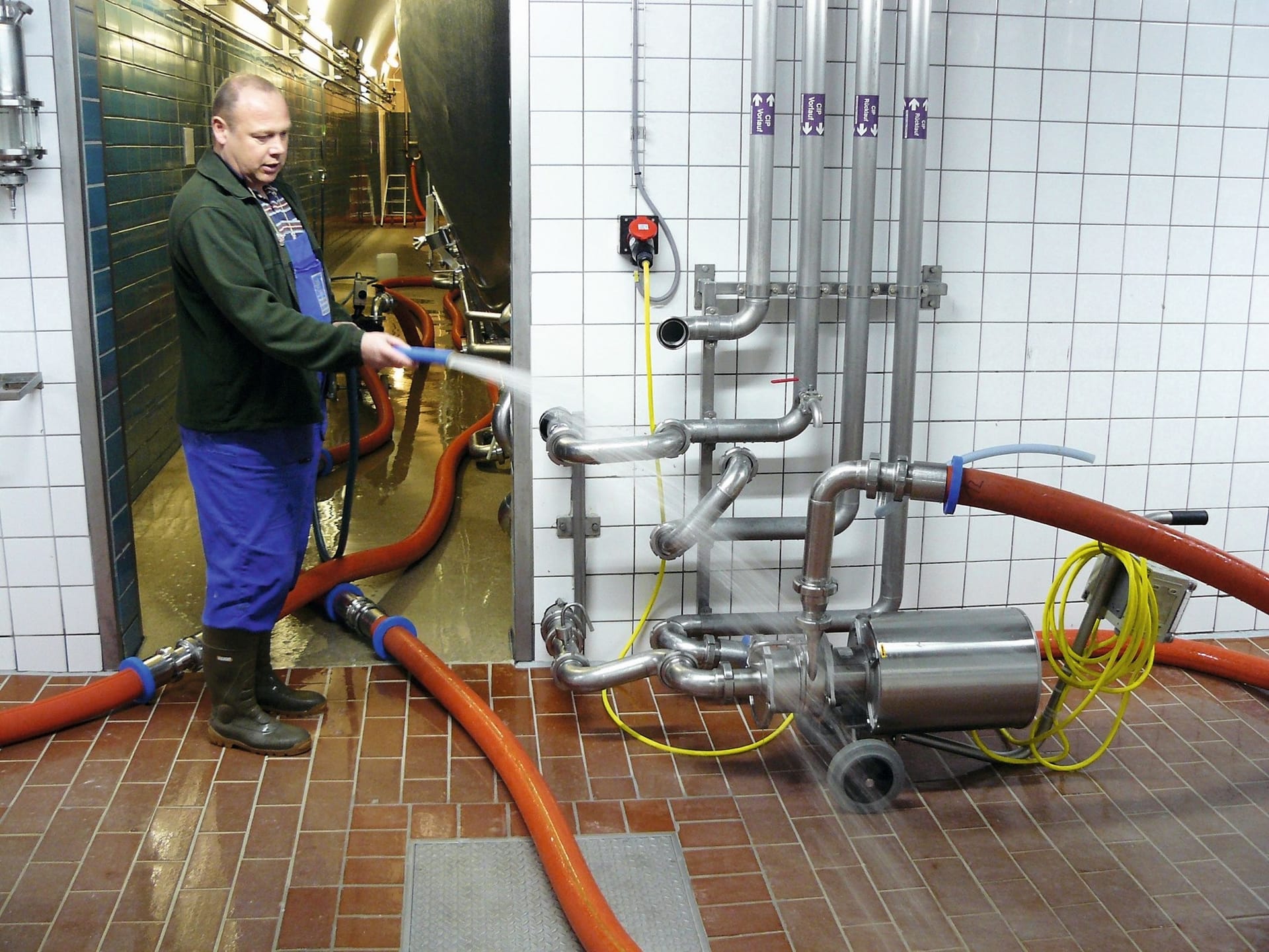 Einsatz von Frequenzumrichtern in einem Pumpensystem