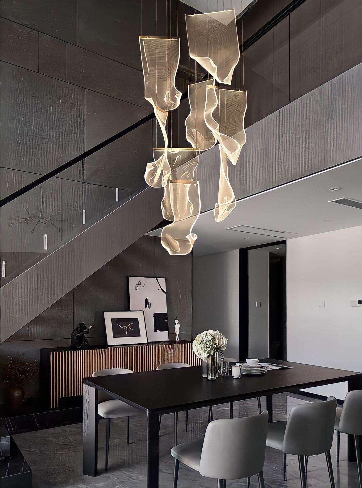 Deckenlampen hier in Chrom: Kühle Eleganz für zeitgemäßes Wohnen
