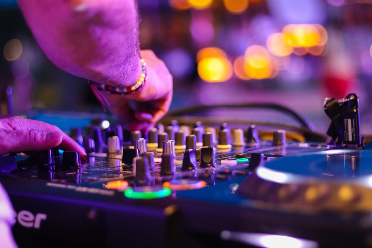 Für unvergessliche Momente: Die Rolle von DJ Salzburg bei der Gestaltung Ihrer Traumhochzeit